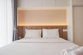 Comfy And Warm Studio Room At Sky House Bsd Apartment
