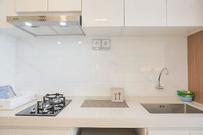 Comfy And Warm Studio Room At Sky House Bsd Apartment