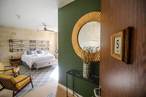 Senglea Suites