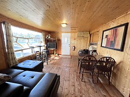 Lake Onaping Lodge