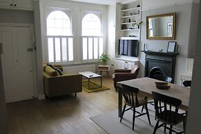 JOIVY Captivating 1-Bed Flat In Fulham