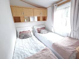 Lakes and Woodlands Overstone Holiday Park