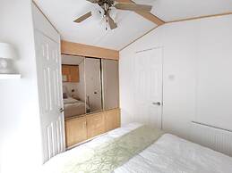 Lakes and Woodlands Overstone Holiday Park