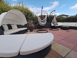 Lakes and Woodlands Overstone Holiday Park