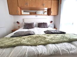 Lakes and Woodlands Overstone Holiday Park