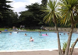 Lakes and Woodlands Overstone Holiday Park