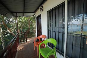 Misty Dam Resort