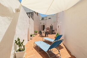 2380 Casa Crispi