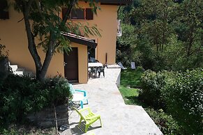 2 Bed Flat - Pets - Pool - Garden - Parking