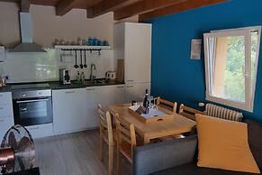 2 Bed Flat - Pets - Pool - Garden - Parking