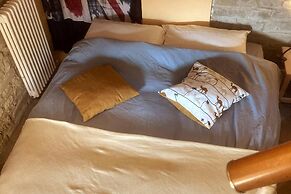 2 Bed Flat - Pets - Pool - Garden - Parking