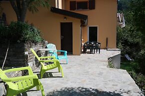 2 Bed Flat - Pets - Pool - Garden - Parking