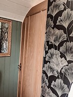 Stunning Shepherd's Hut Retreat, North Devon