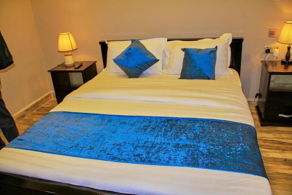 Golden Castle Hotel