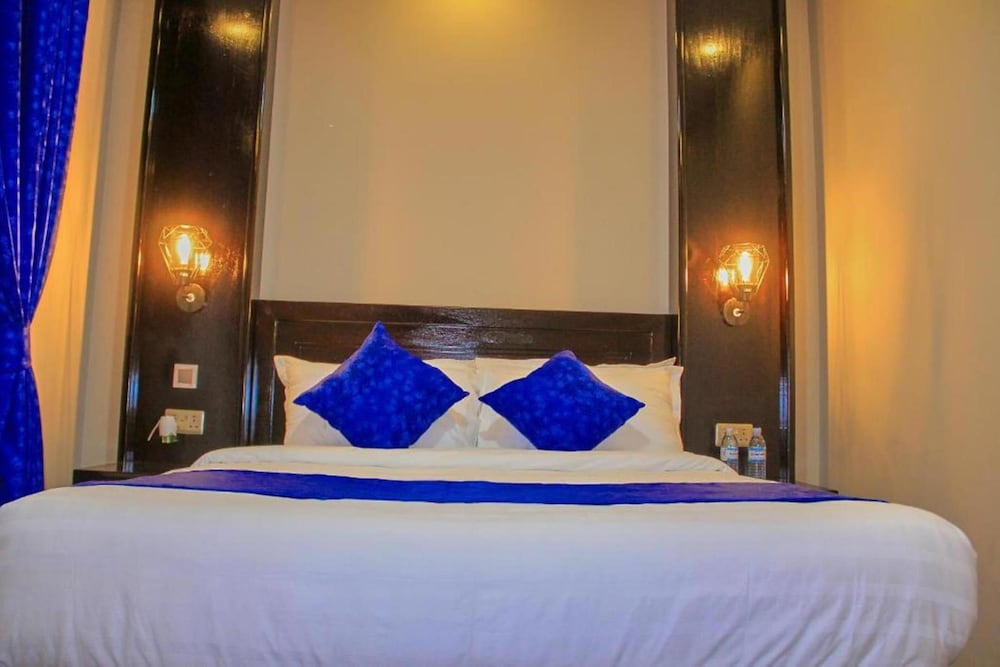 Golden Castle Hotel