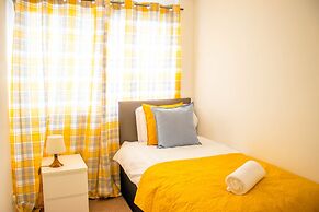 Spacious 5-bed House! Tilbury! Free Parking!