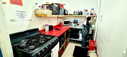 HoM Balderas - Hostel