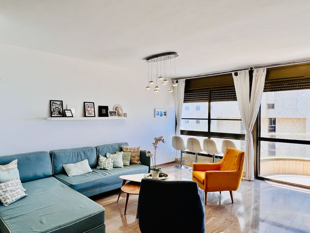 Elegant Apt with Balcony & Sea View by FeelHome