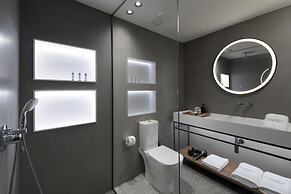 Essence Suites