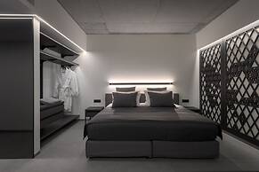 Essence Suites