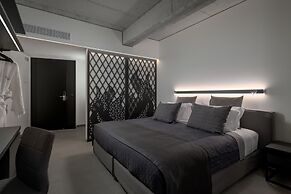 Essence Suites