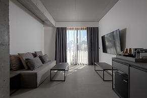 Essence Suites
