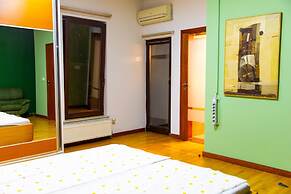 Alias Hostel