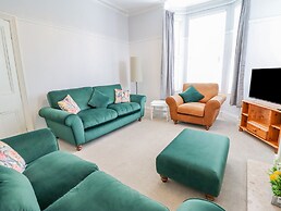 24 Cadnant Park