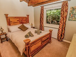 Lakeside Lodge Retreat