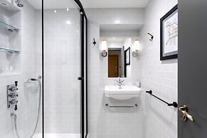 Classy Notting Hill Nest