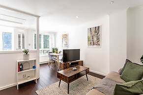 Bright & Cosy One-bed Apartment