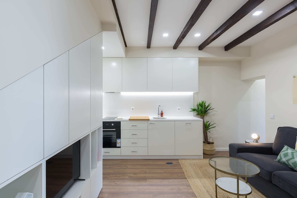 Modern Victoria Park Apartment