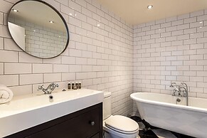 Modern Victoria Park Apartment