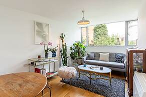 Modern Victoria Park Apartment
