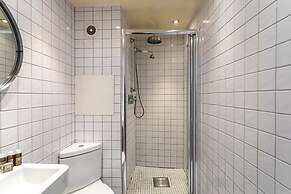 Modern Victoria Park Apartment