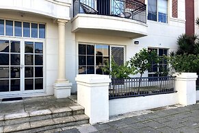 Modern 2 Bedroom Apartment in Perth