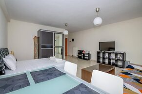 Cozy 'koukou' Discrete Apartment in Orestiada