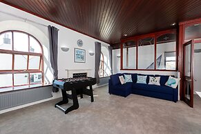 Cozy Cove Chapel