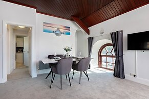 Cozy Cove Chapel