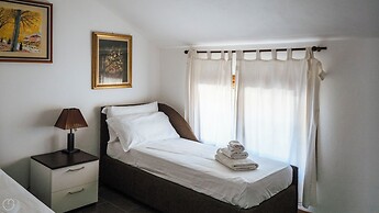 Viale Hambury 51