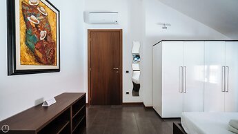 Viale Hambury 51