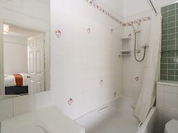 Alcombe House