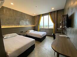 Sri Indar Hotel & Suites