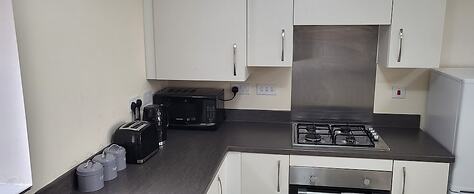 Inviting 6-bed House in Nuneaton