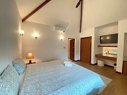 Tropical 6 Bedroom Villa Sanctuary