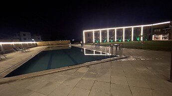 Heaven7 Hotel & Resort
