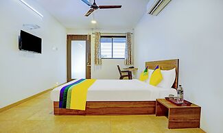 Itsy Hotels Oasis Pride