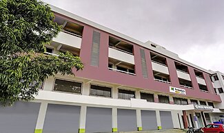 Itsy Hotels Oasis Pride