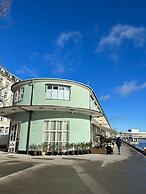 Hotel Maritime