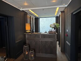 Hotel Maritime